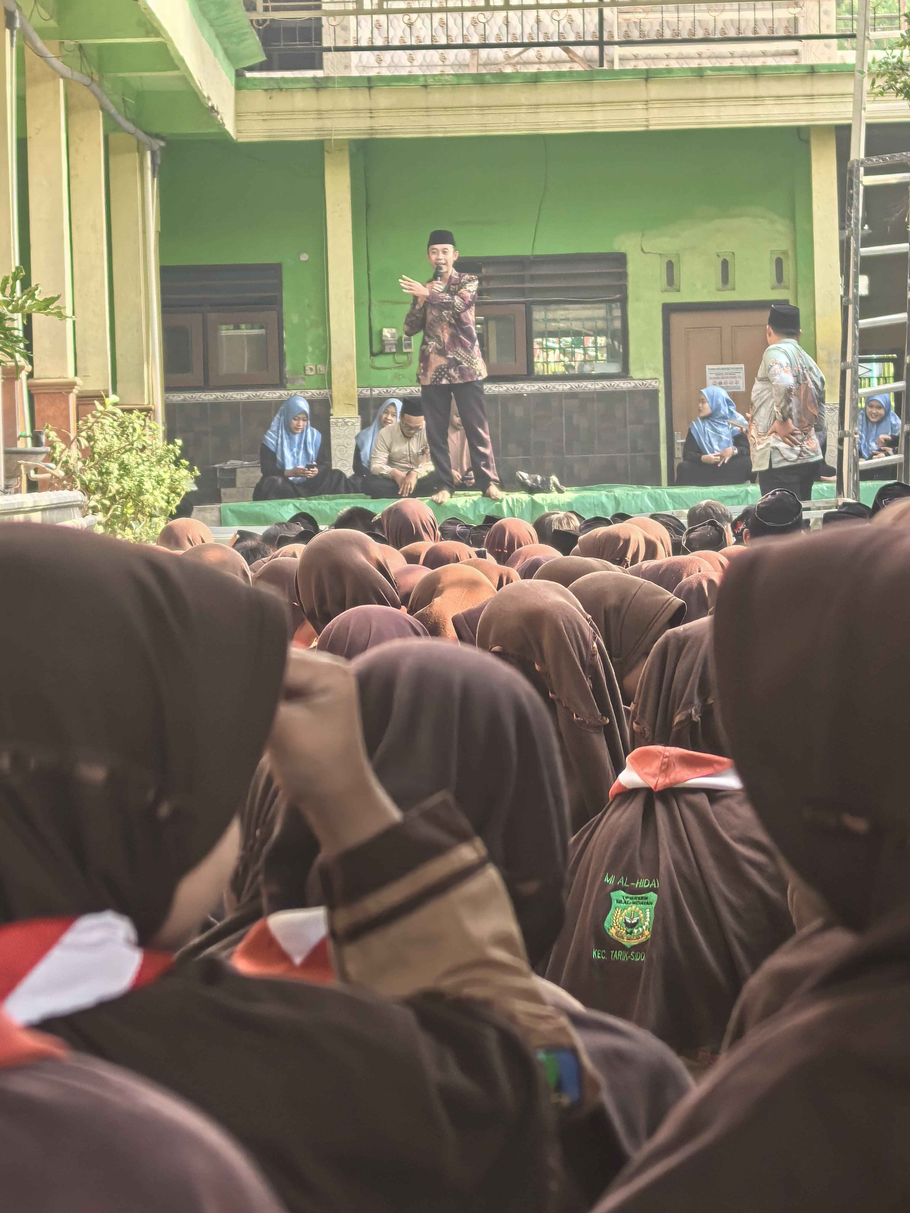 MI Al-Hidayah Tarik Gelar Tahlil Bersama untuk Haul Pendiri Pondok Pesantren Al-Hidayah Tarik “KH. Moch. Said Hamdan”